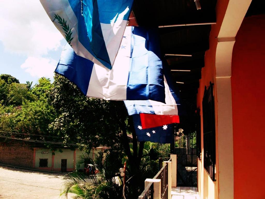 Hotel & Hostal Yaxkin Copan Exterior photo