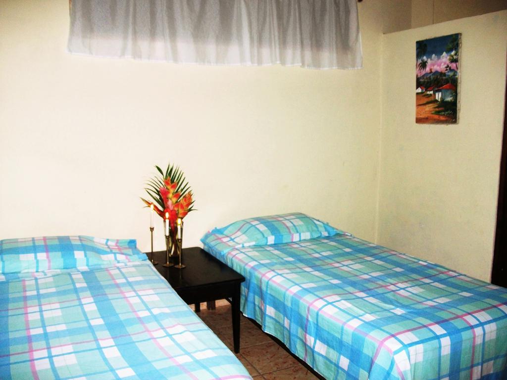 Hotel & Hostal Yaxkin Copan Room photo